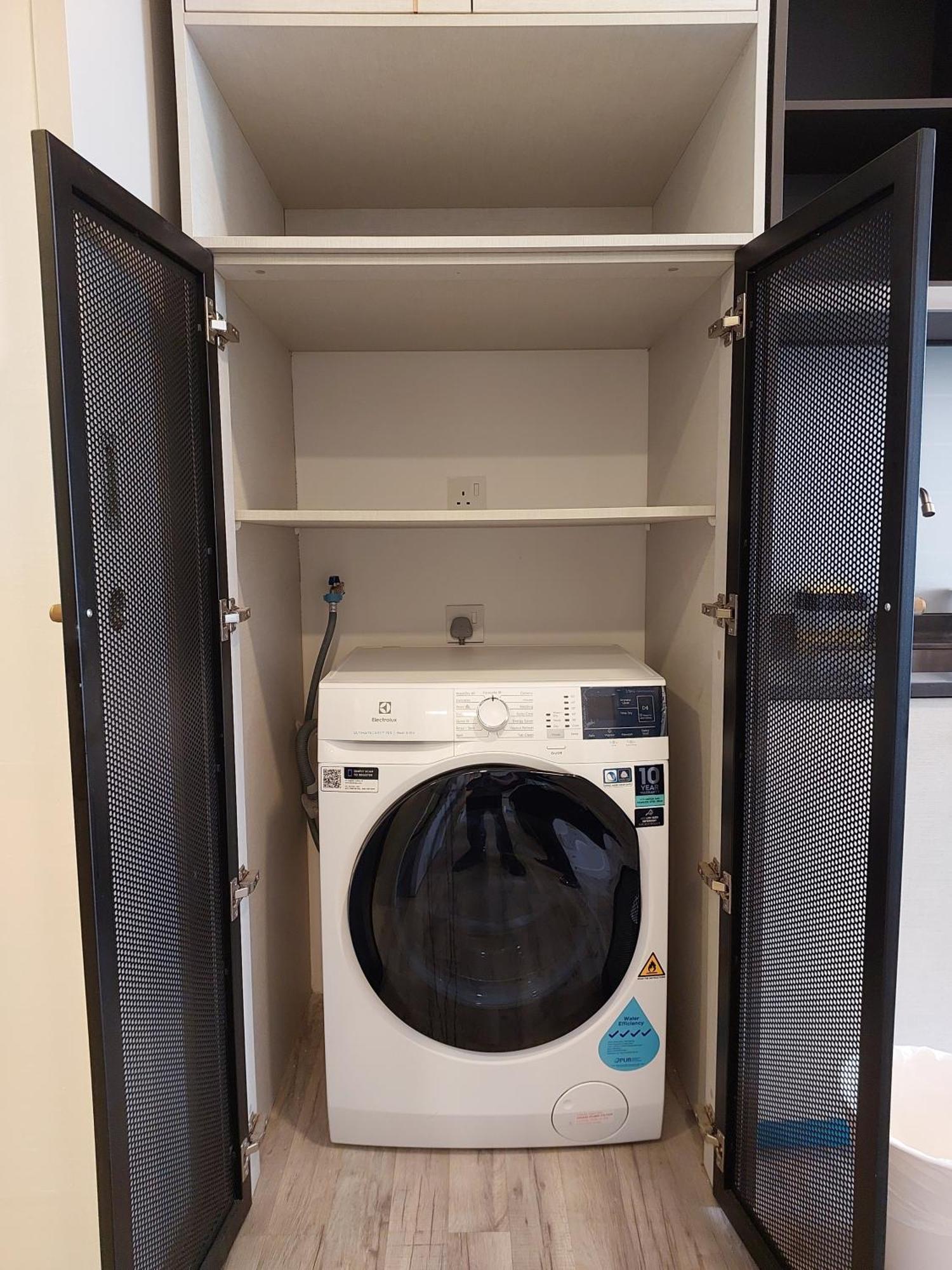 Millerz Square By Mykey Lägenhet Kuala Lumpur Exteriör bild A washing machine in a laundry room