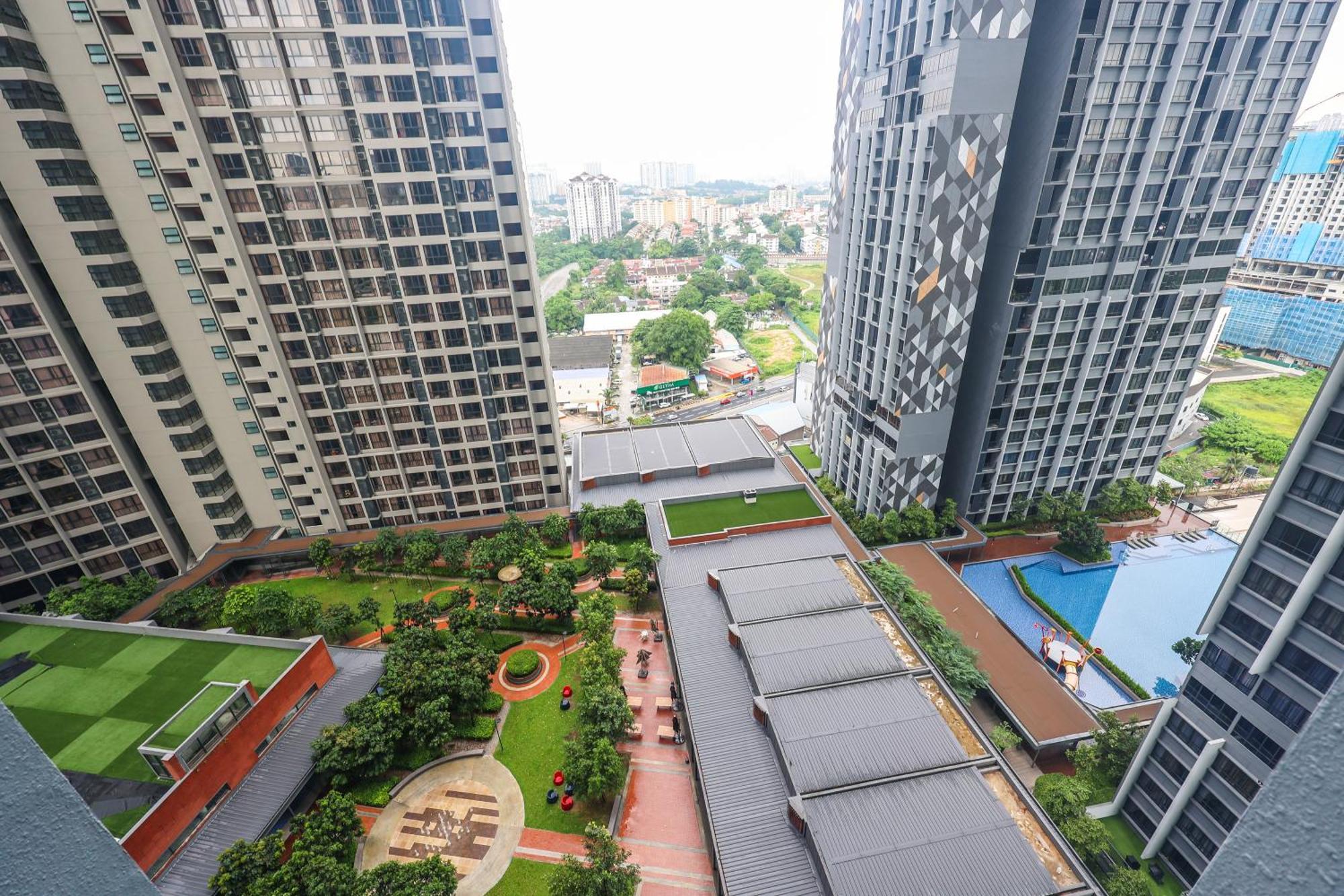 Millerz Square By Mykey Lägenhet Kuala Lumpur Exteriör bild The panorama of the complex